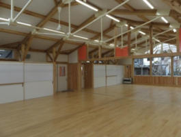 小山町立須走小学校・多目的教室